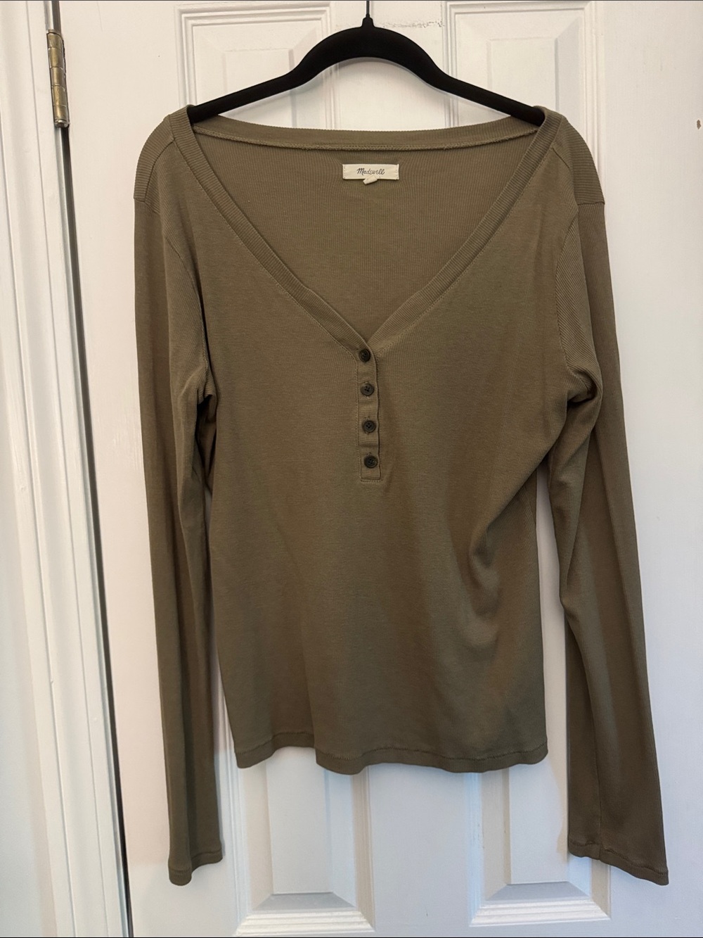 VGUC Madewell Drapey-Rib Henley Tee in Olive Green - Picture 2 of 7